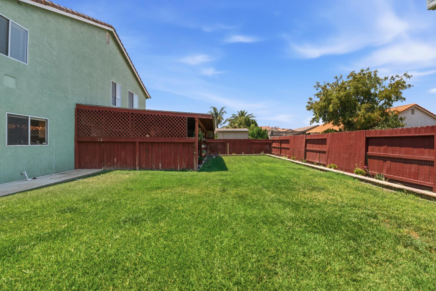 160 Grenache Ct, Los Banos, CA 93635