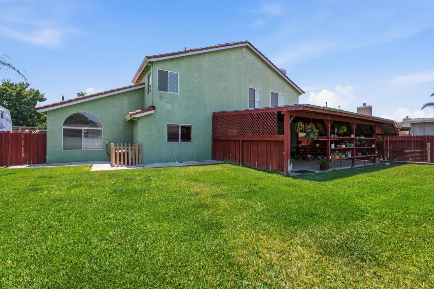 160 Grenache Ct, Los Banos, CA 93635