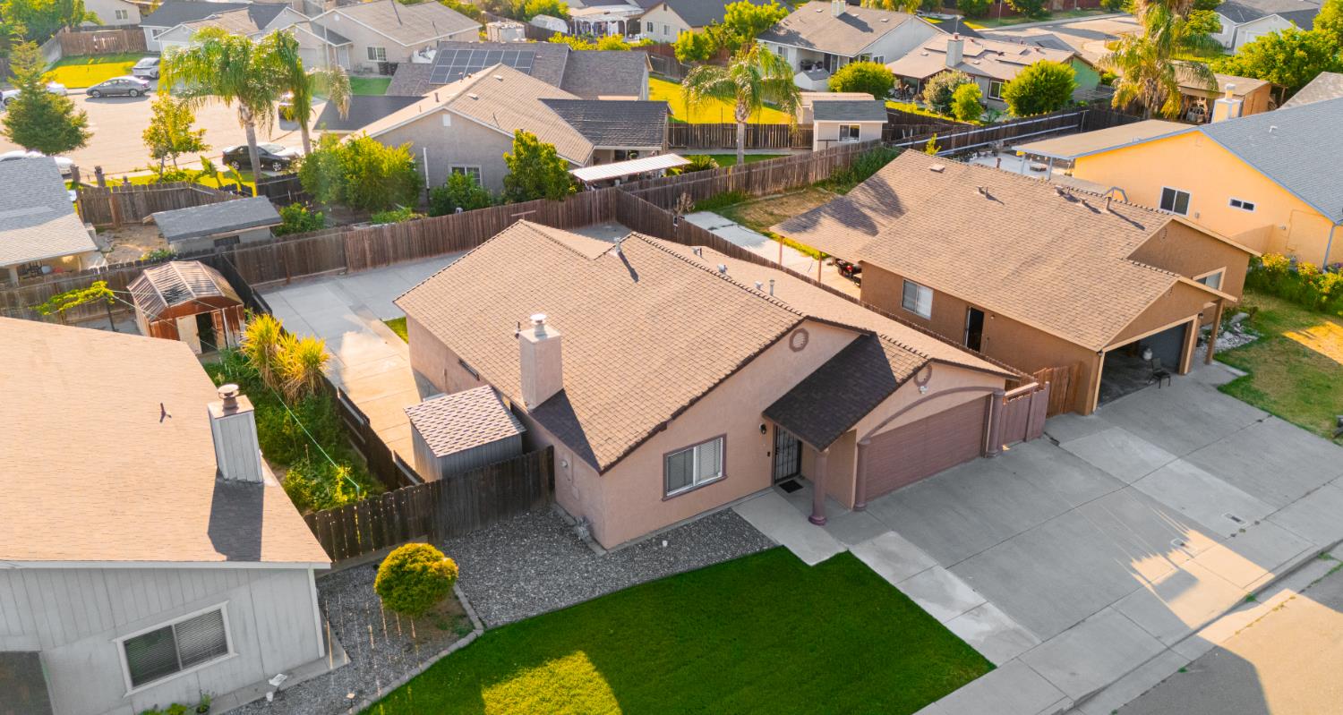 1422 Pinot Dr, Livingston, CA 95334