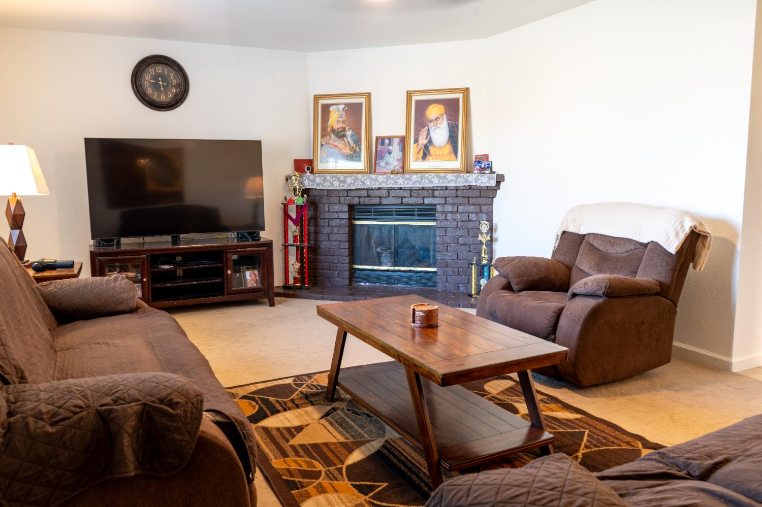 1422 Pinot Dr, Livingston, CA 95334