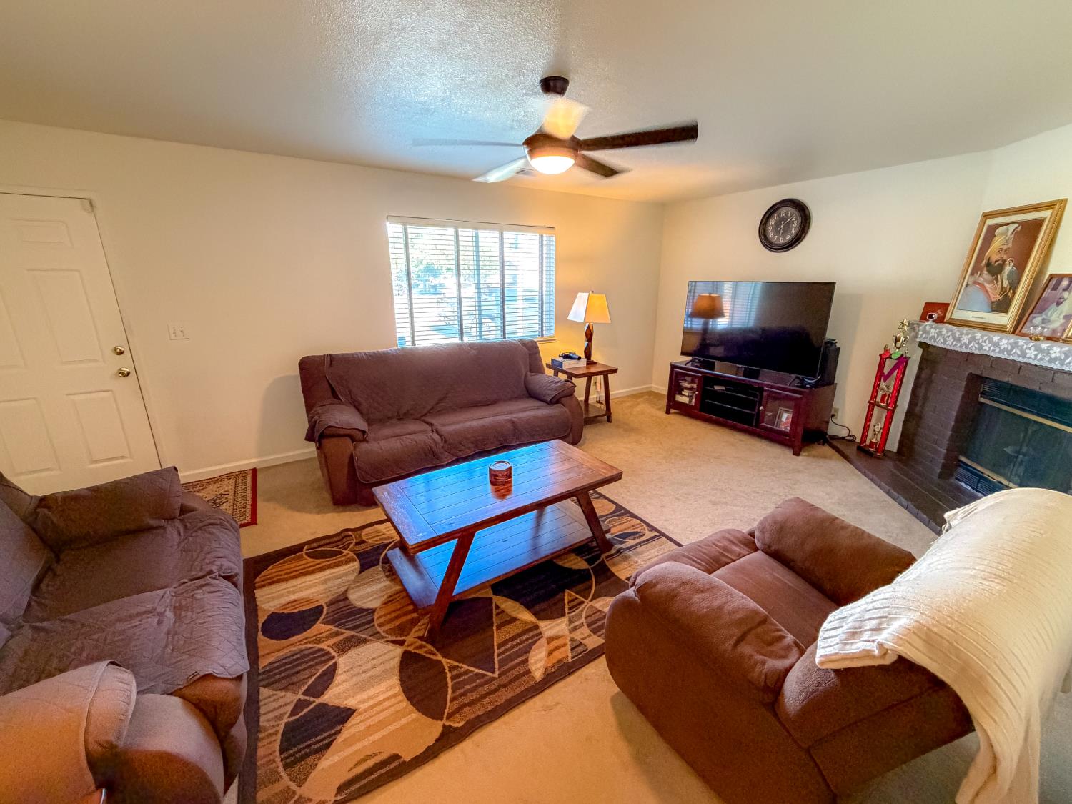 1422 Pinot Dr, Livingston, CA 95334