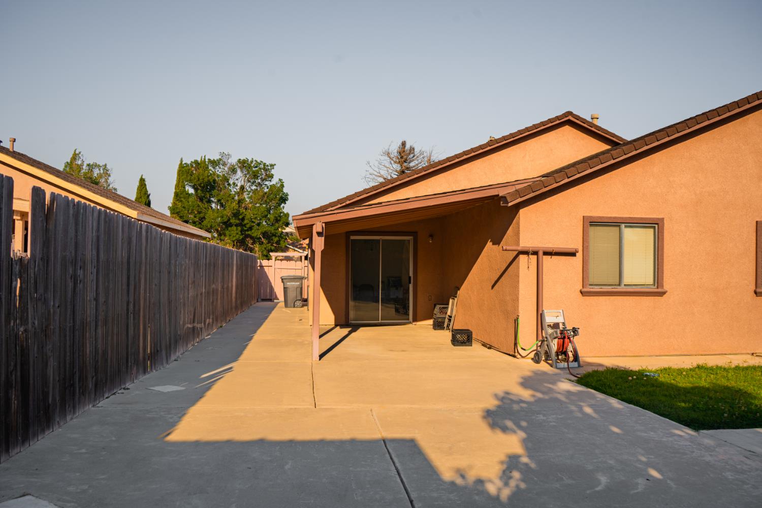 1422 Pinot Dr, Livingston, CA 95334