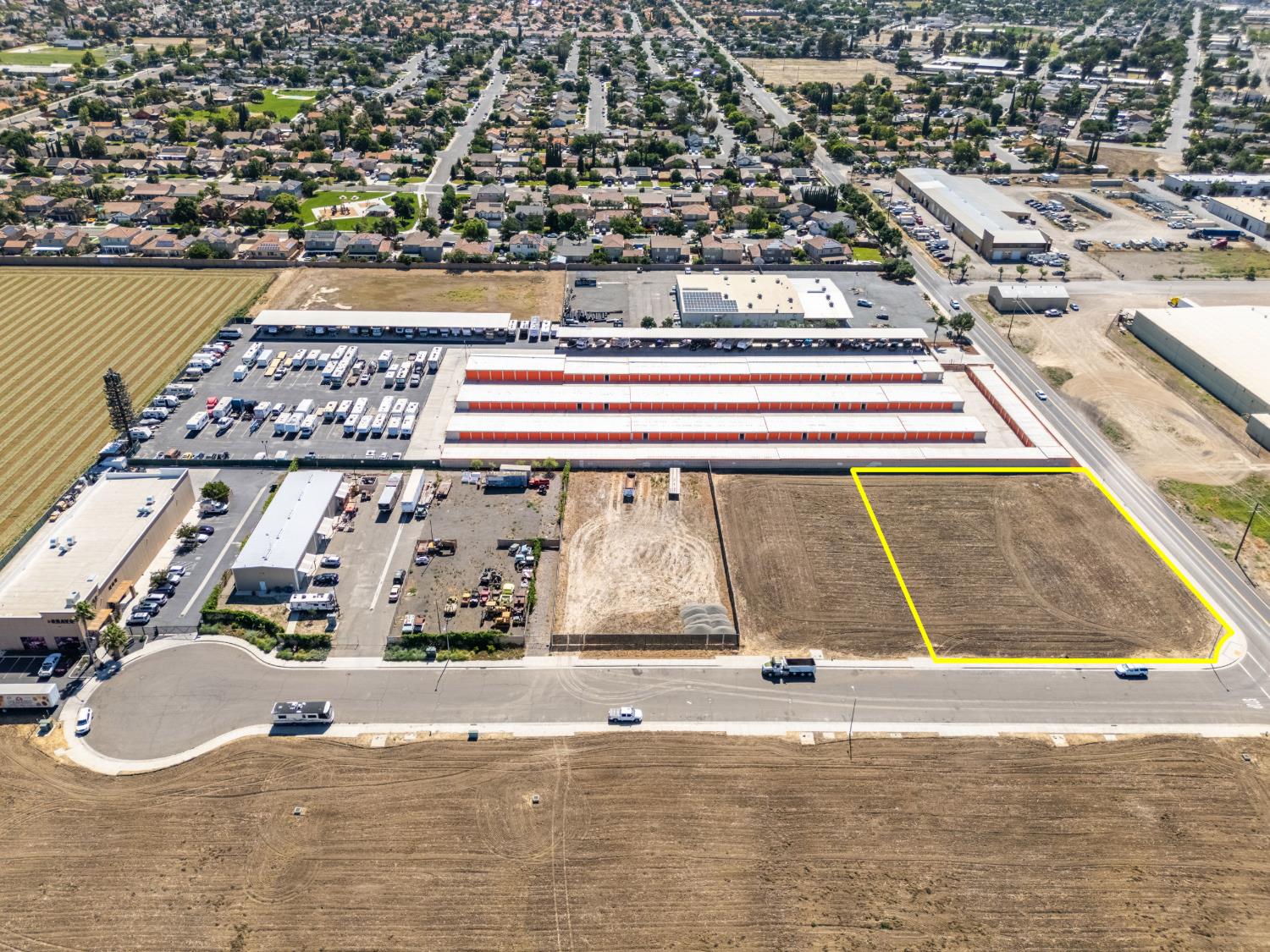 204 Commerce Way, Los Banos, CA 93635