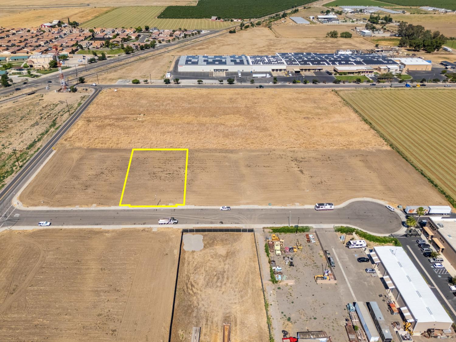 215 Commerce Way, Los Banos, CA 93635