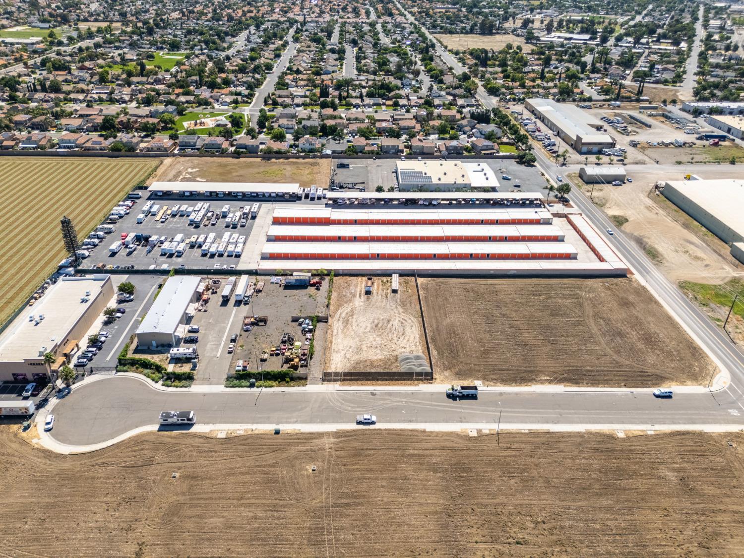 239 Commerce Way, Los Banos, CA 93635