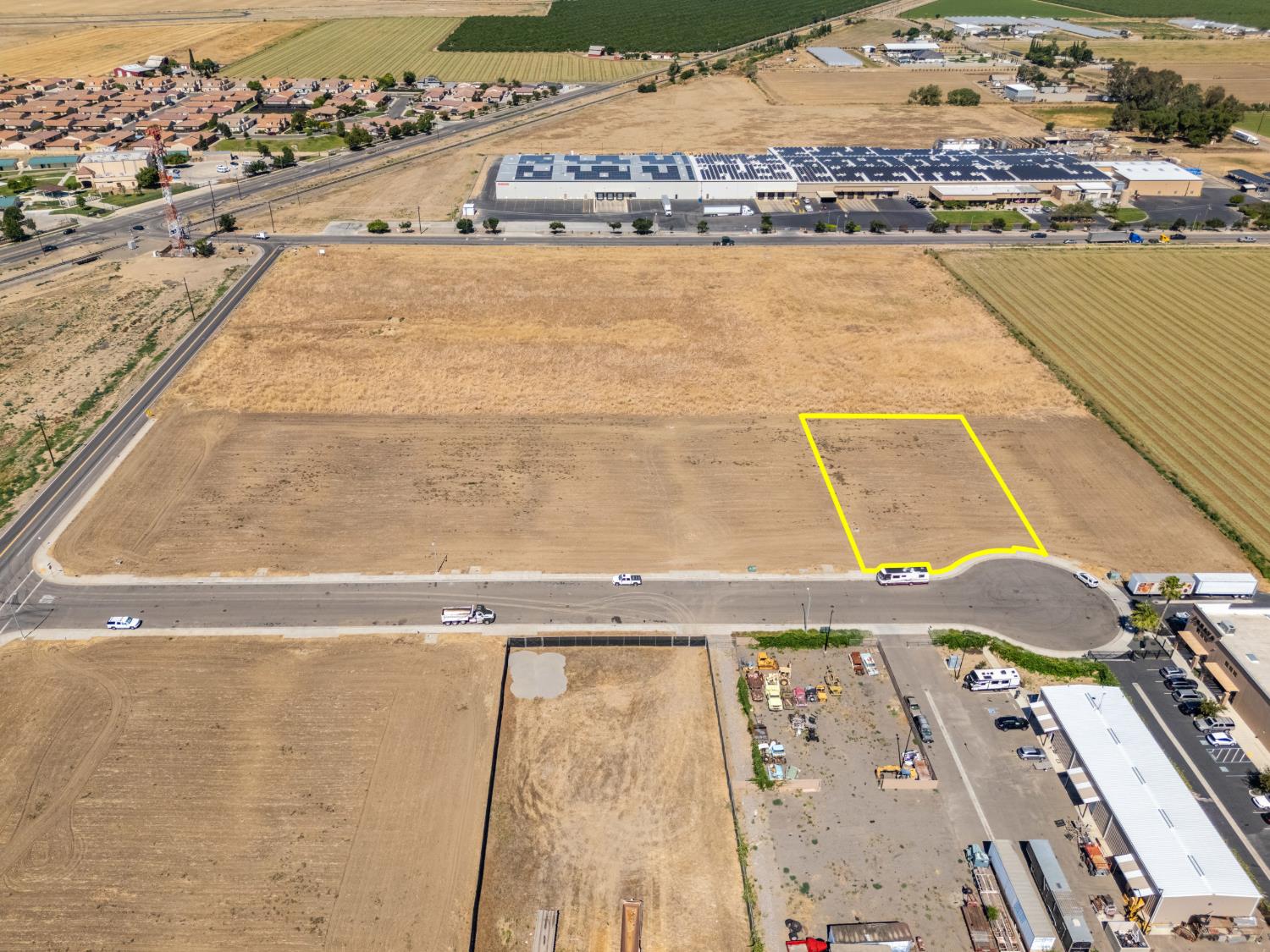 251 Commerce Way, Los Banos, CA 93635