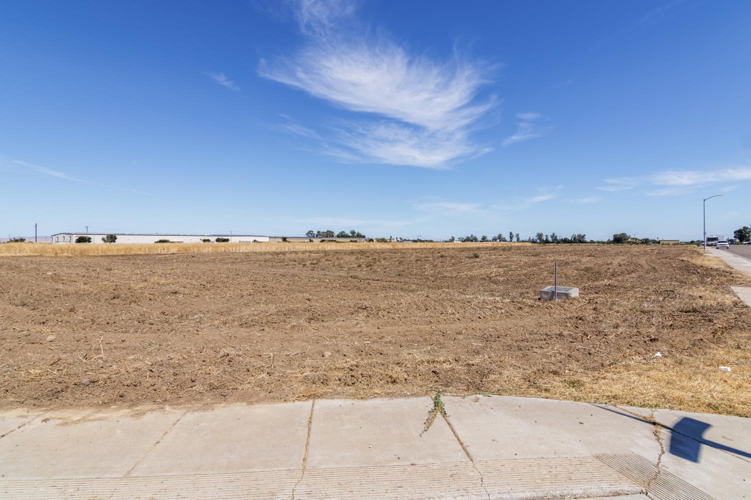 263 Commerce Way, Los Banos, CA 93635