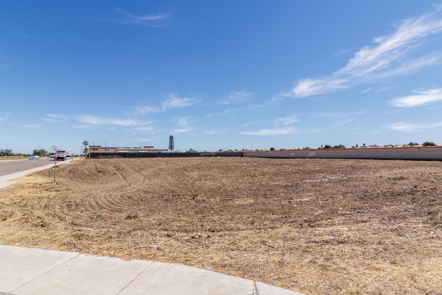 263 Commerce Way, Los Banos, CA 93635