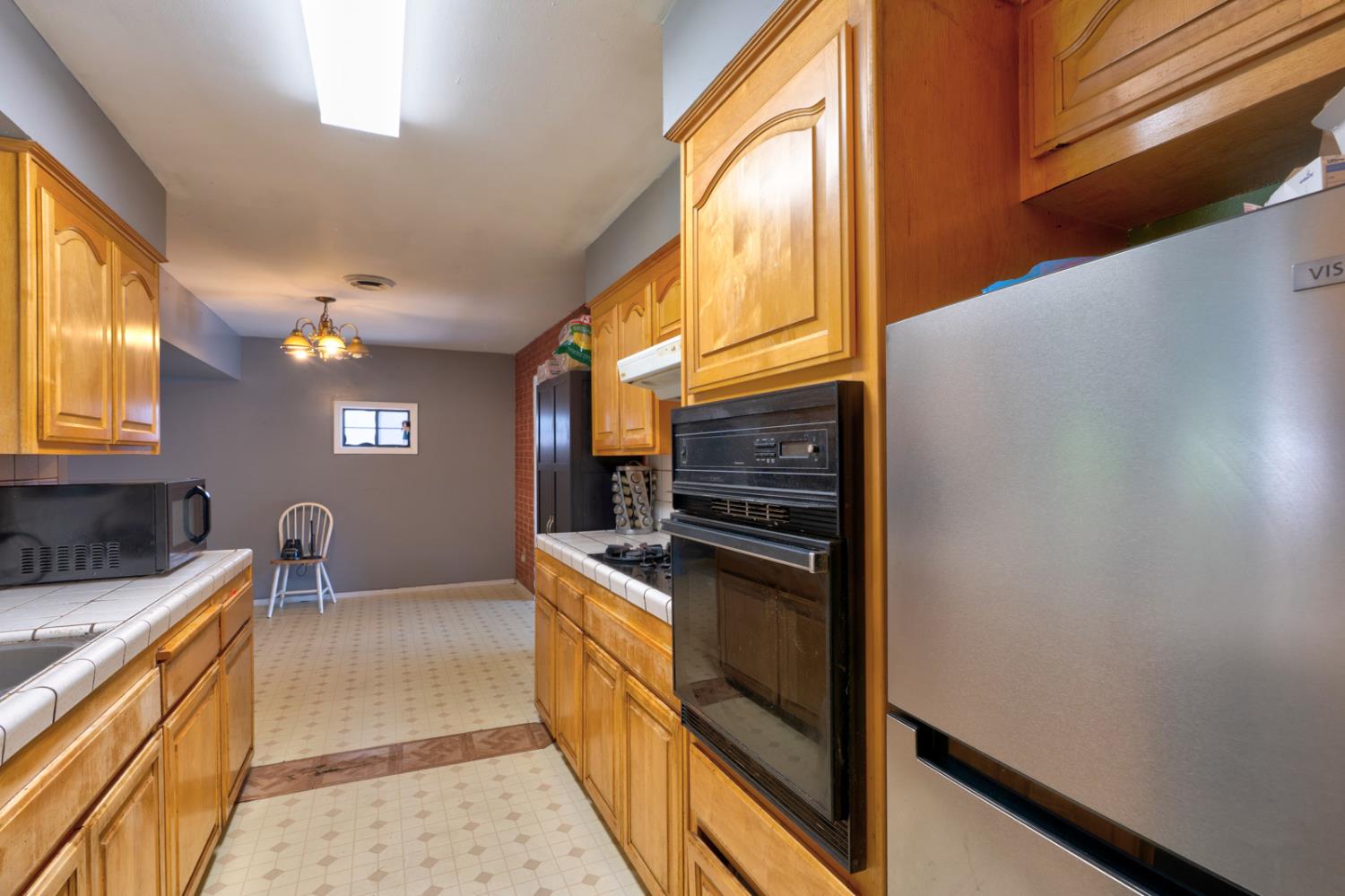 620 Lenore Dr, Modesto, CA 95351