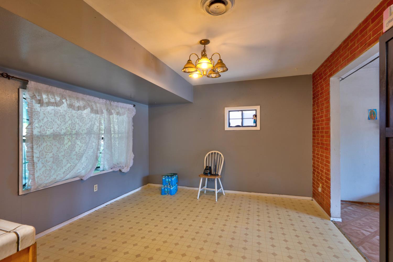 620 Lenore Dr, Modesto, CA 95351