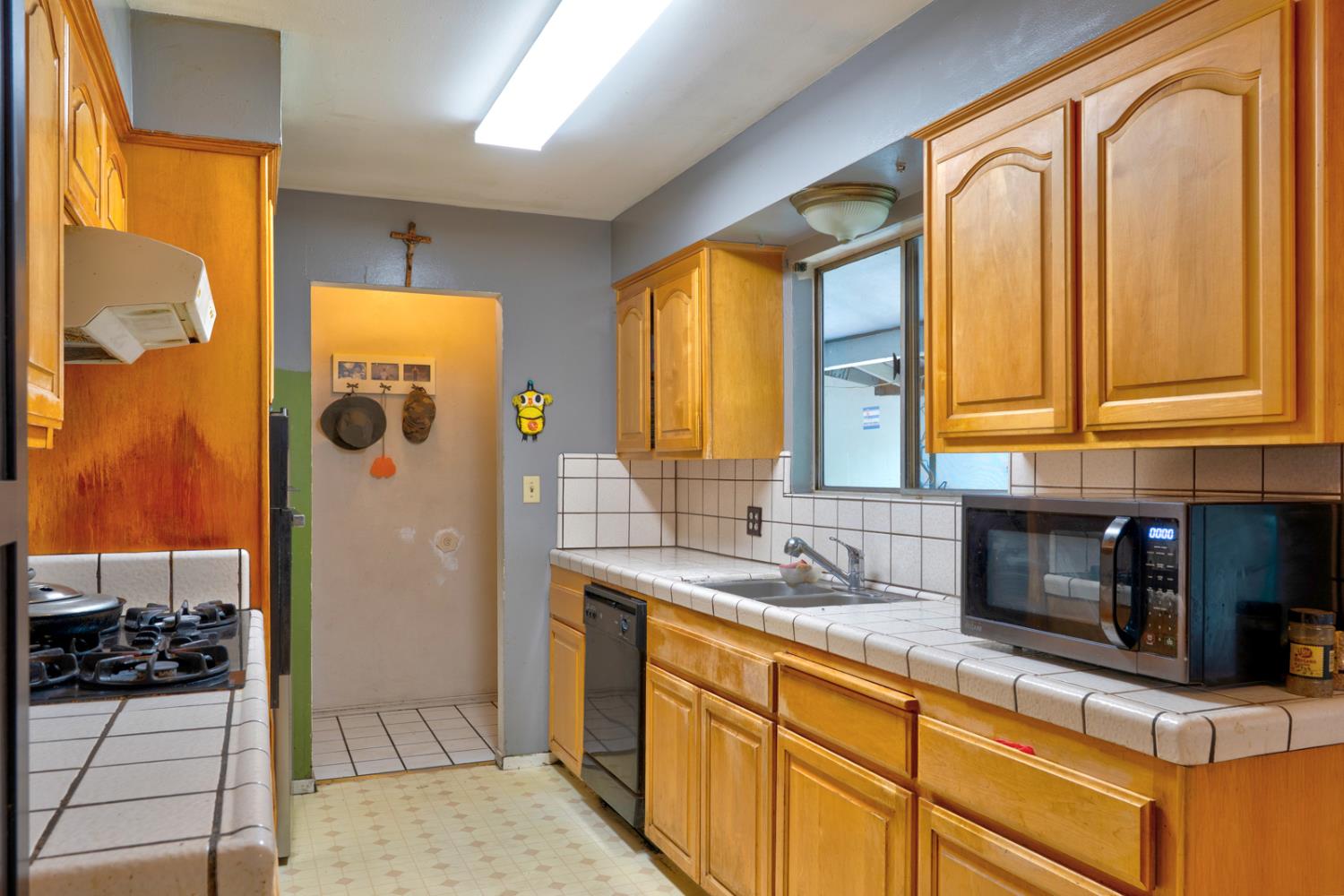 620 Lenore Dr, Modesto, CA 95351