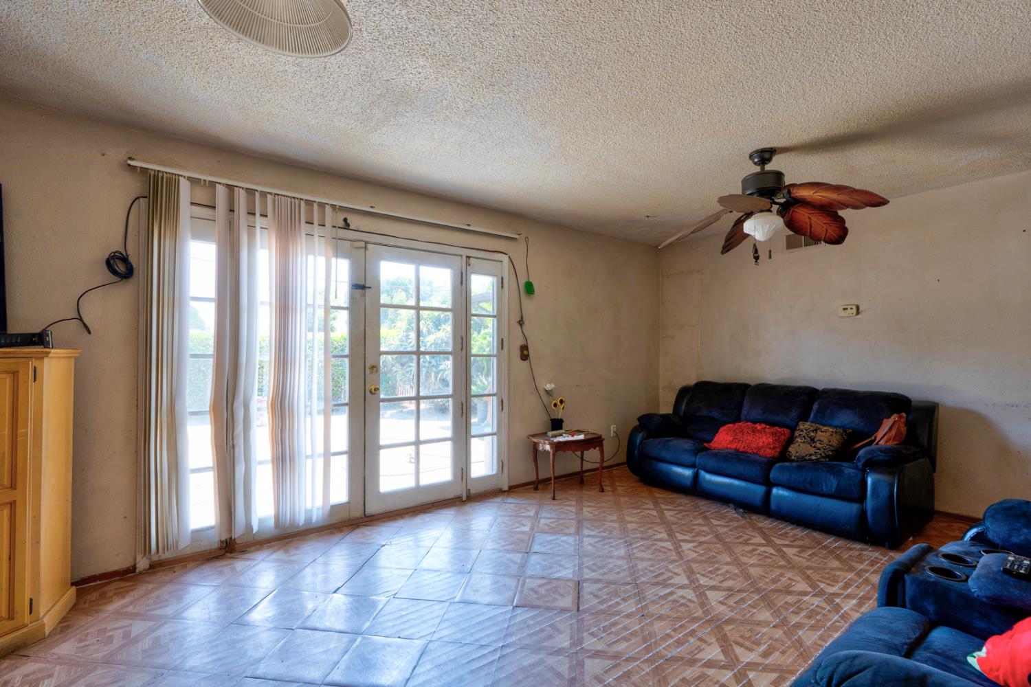 620 Lenore Dr, Modesto, CA 95351