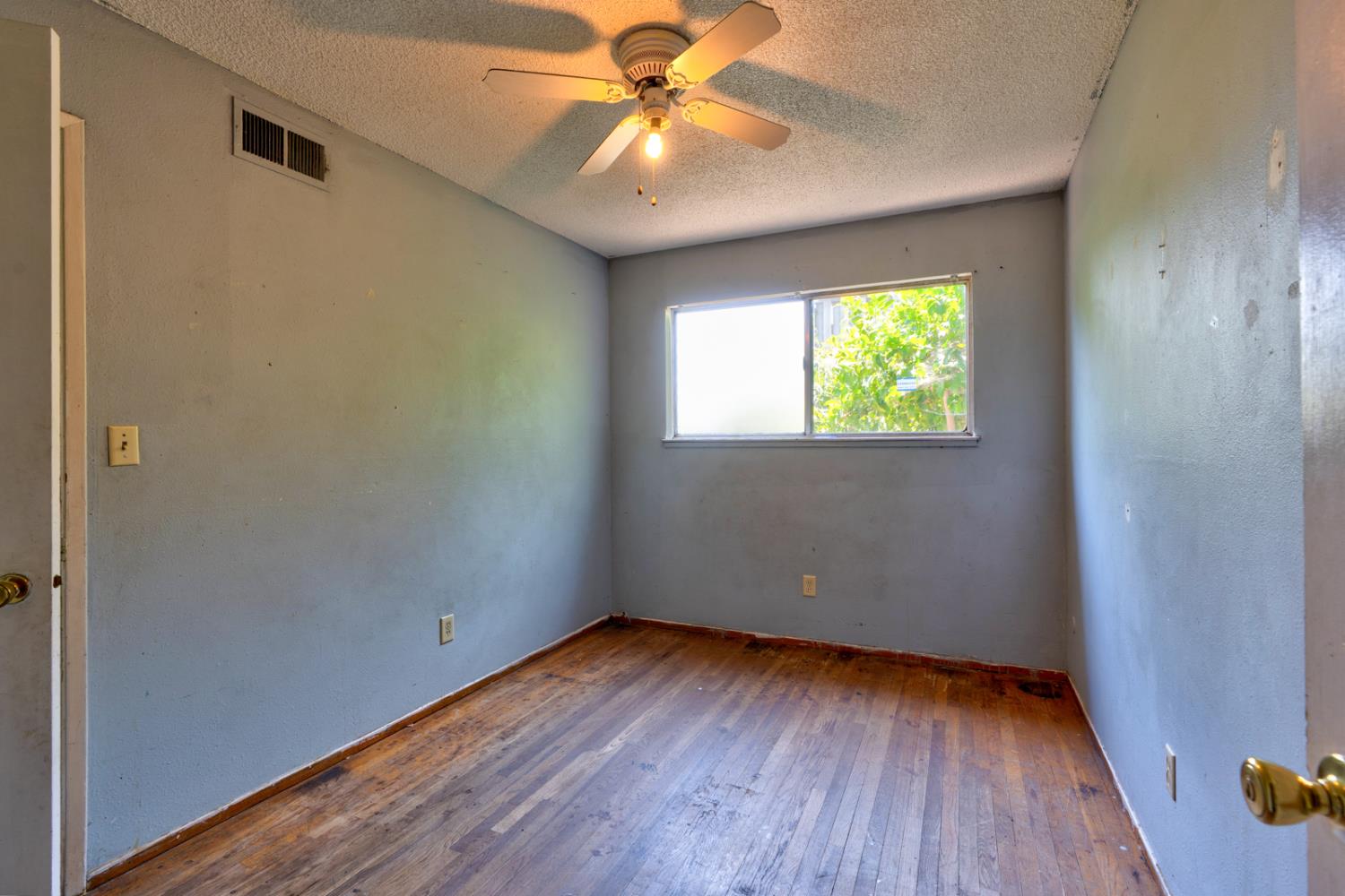 620 Lenore Dr, Modesto, CA 95351