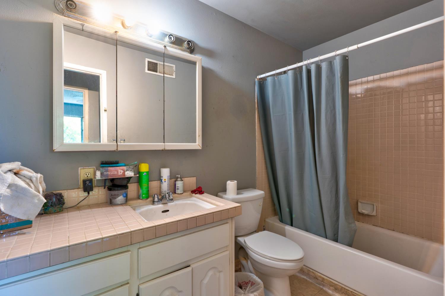 620 Lenore Dr, Modesto, CA 95351