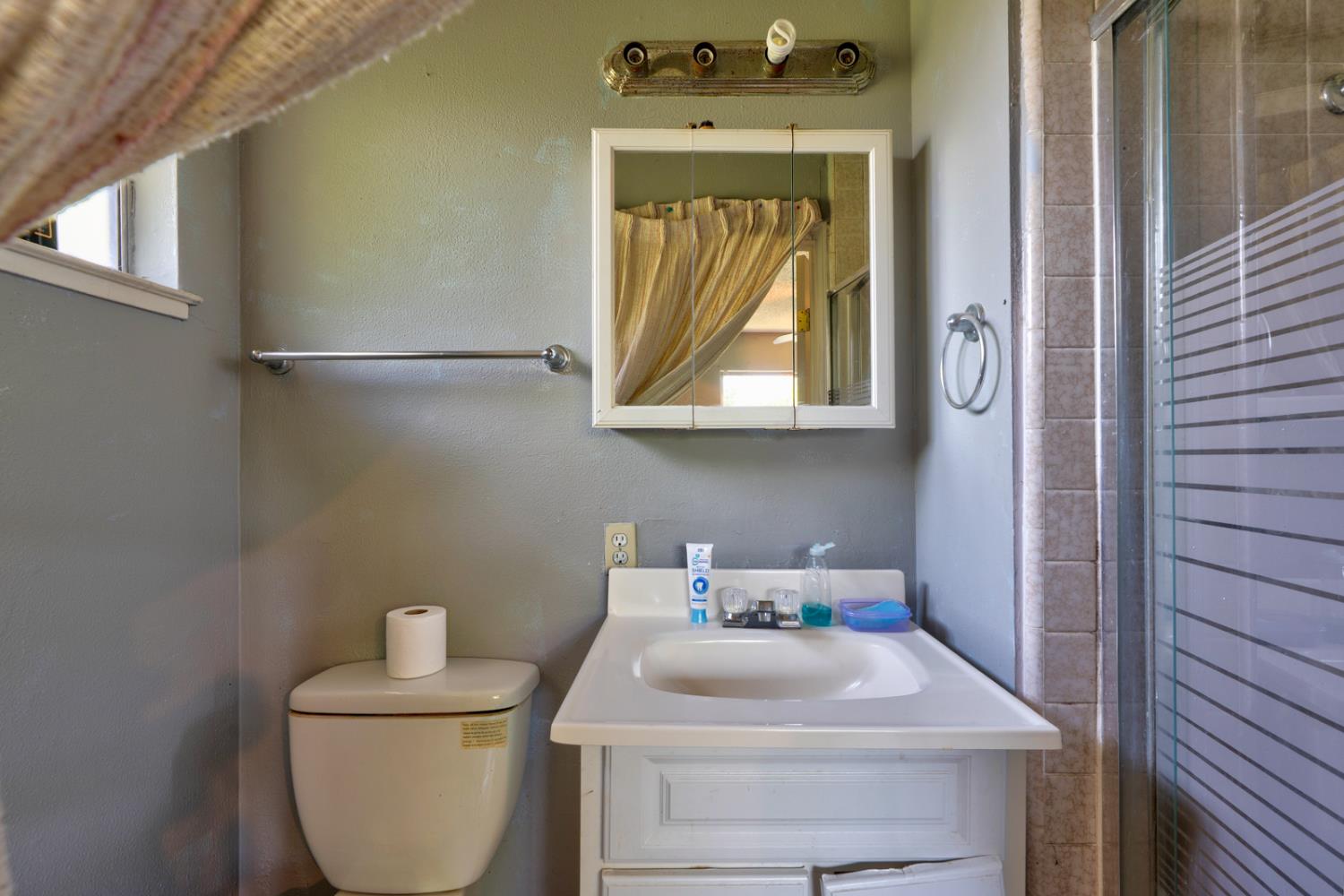 620 Lenore Dr, Modesto, CA 95351
