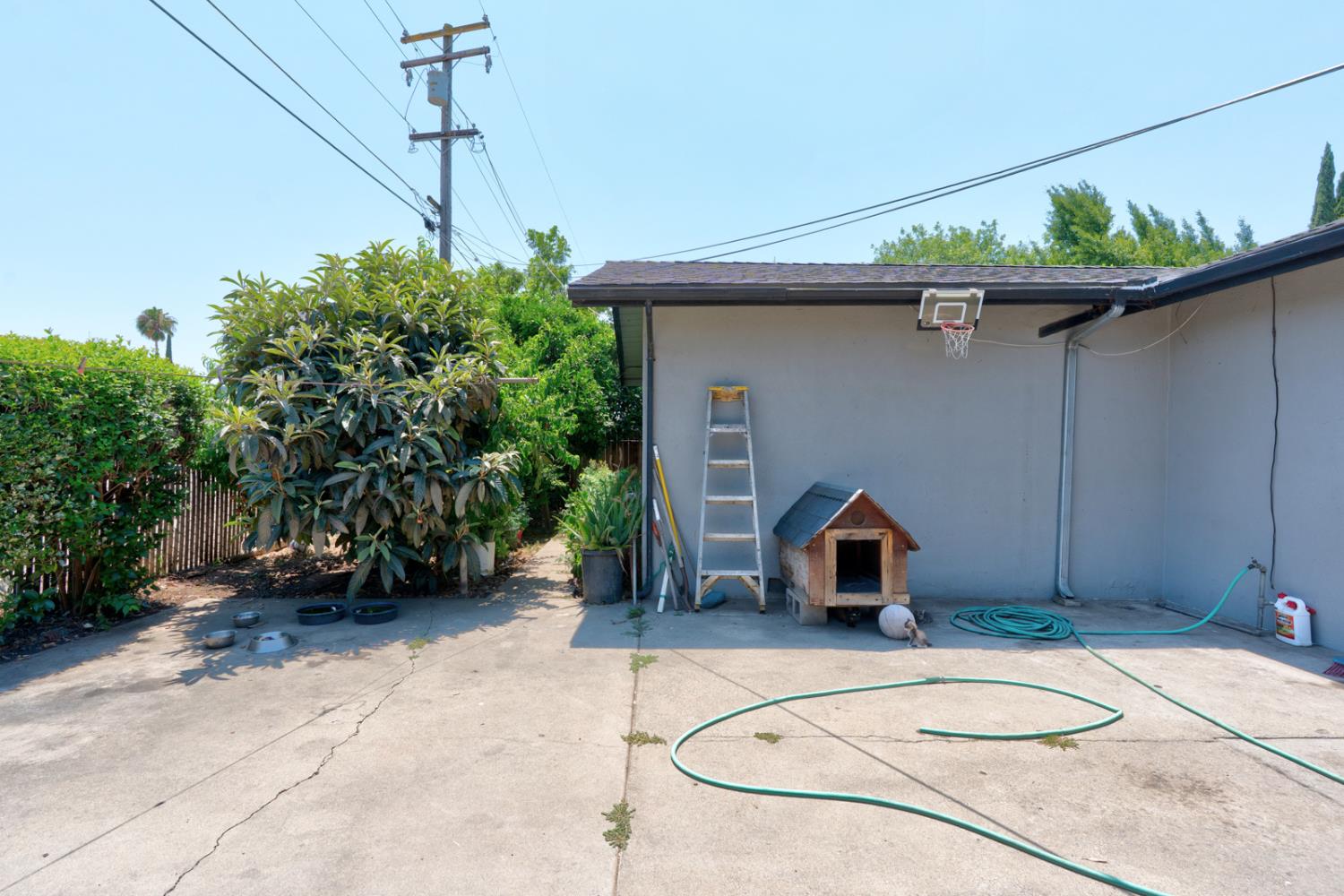 620 Lenore Dr, Modesto, CA 95351