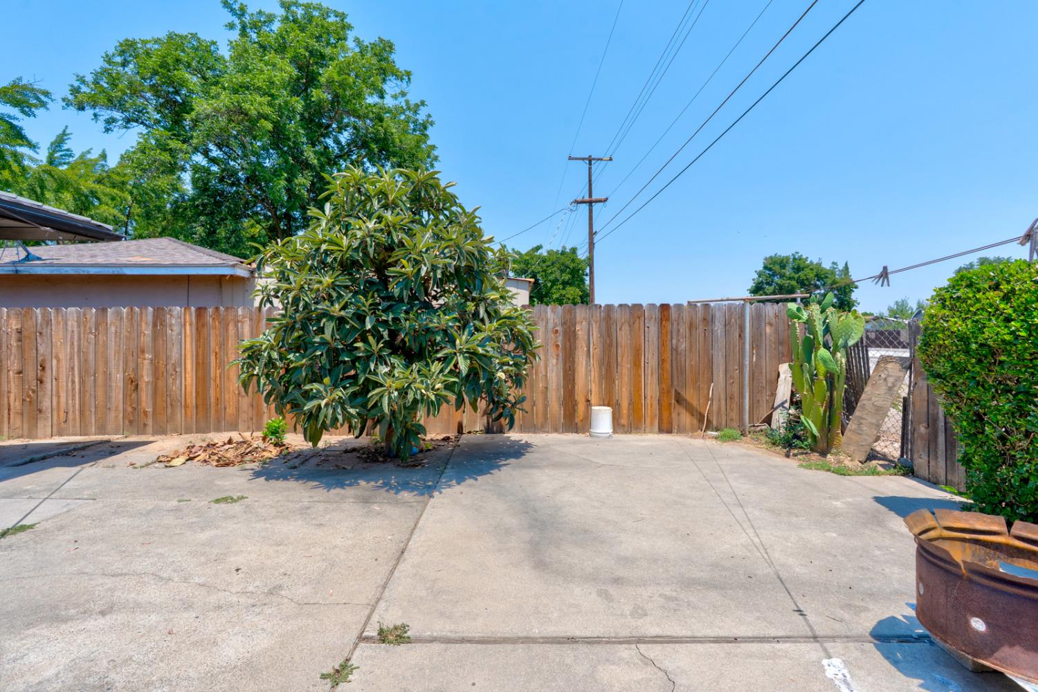 620 Lenore Dr, Modesto, CA 95351