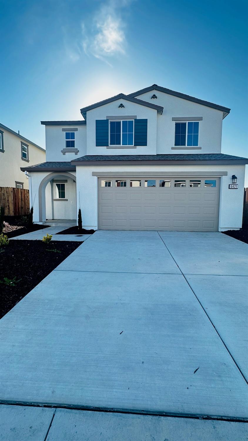 6421 Maple Leaf Ln, Riverbank, CA 95367