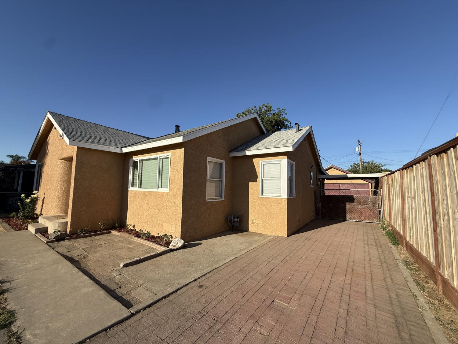 1412 Picardy Dr, Modesto, CA 95351