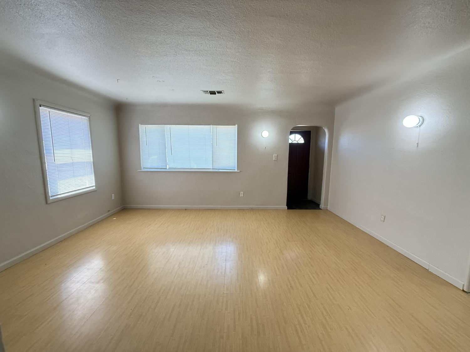 1412 Picardy Dr, Modesto, CA 95351