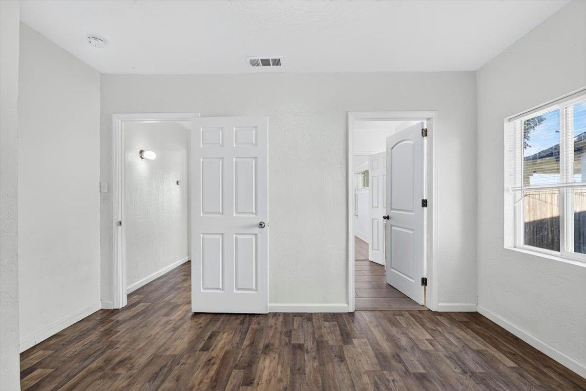 530 E G St, Oakdale, CA 95361