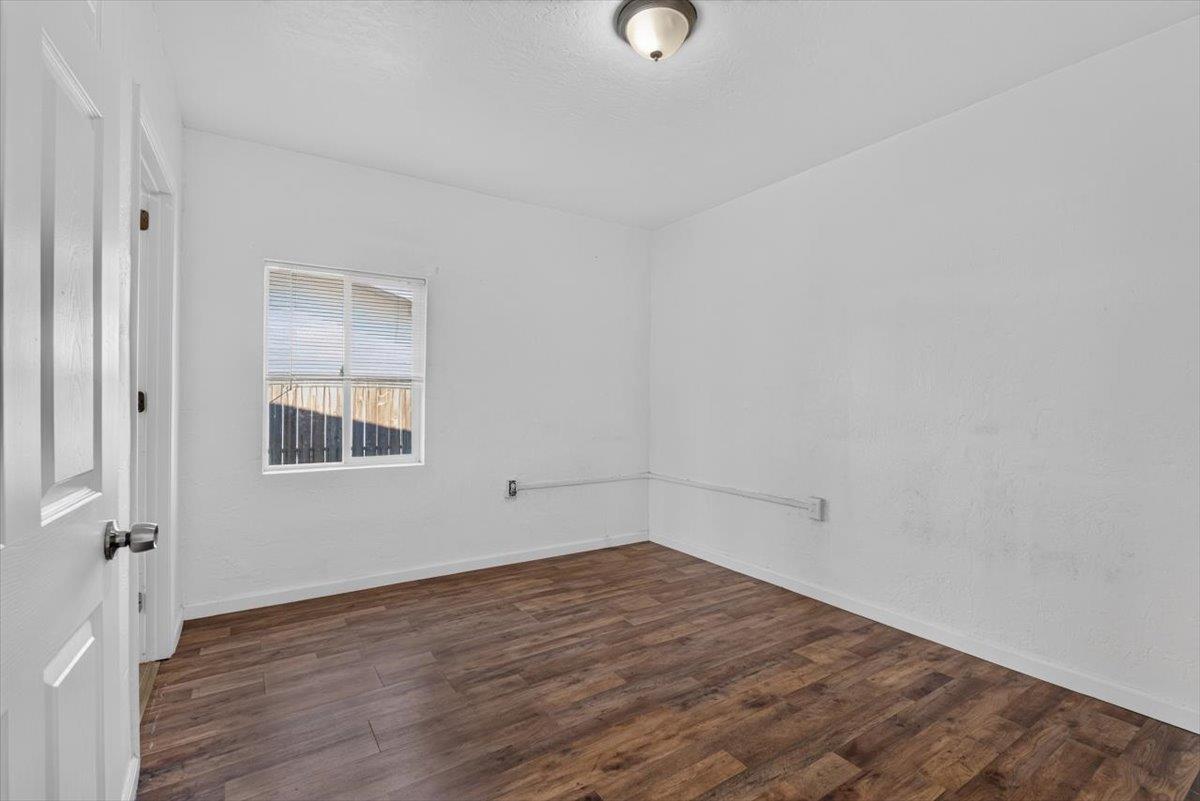 530 E G St, Oakdale, CA 95361