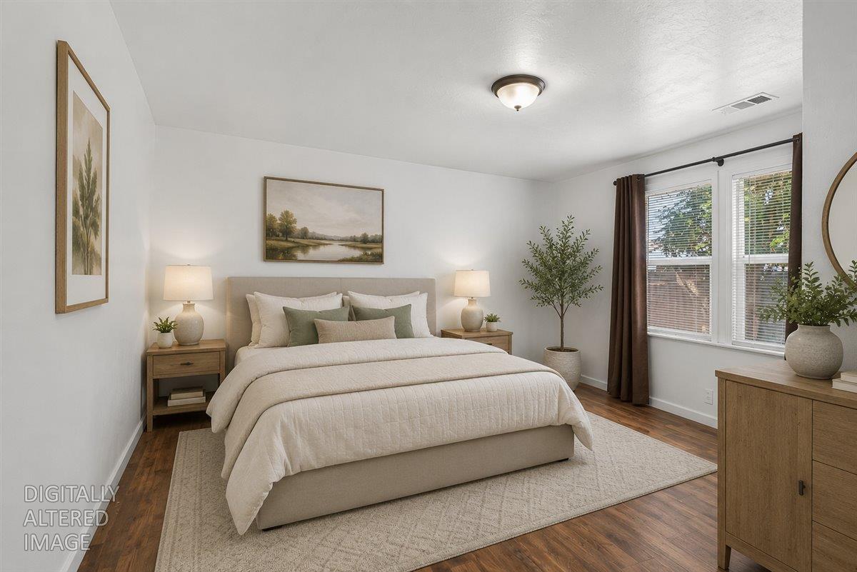 530 E G St, Oakdale, CA 95361