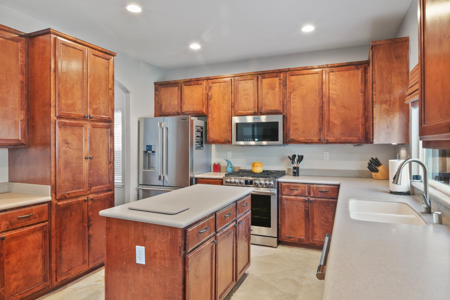 1716 Candler Lane, Modesto, CA 95355