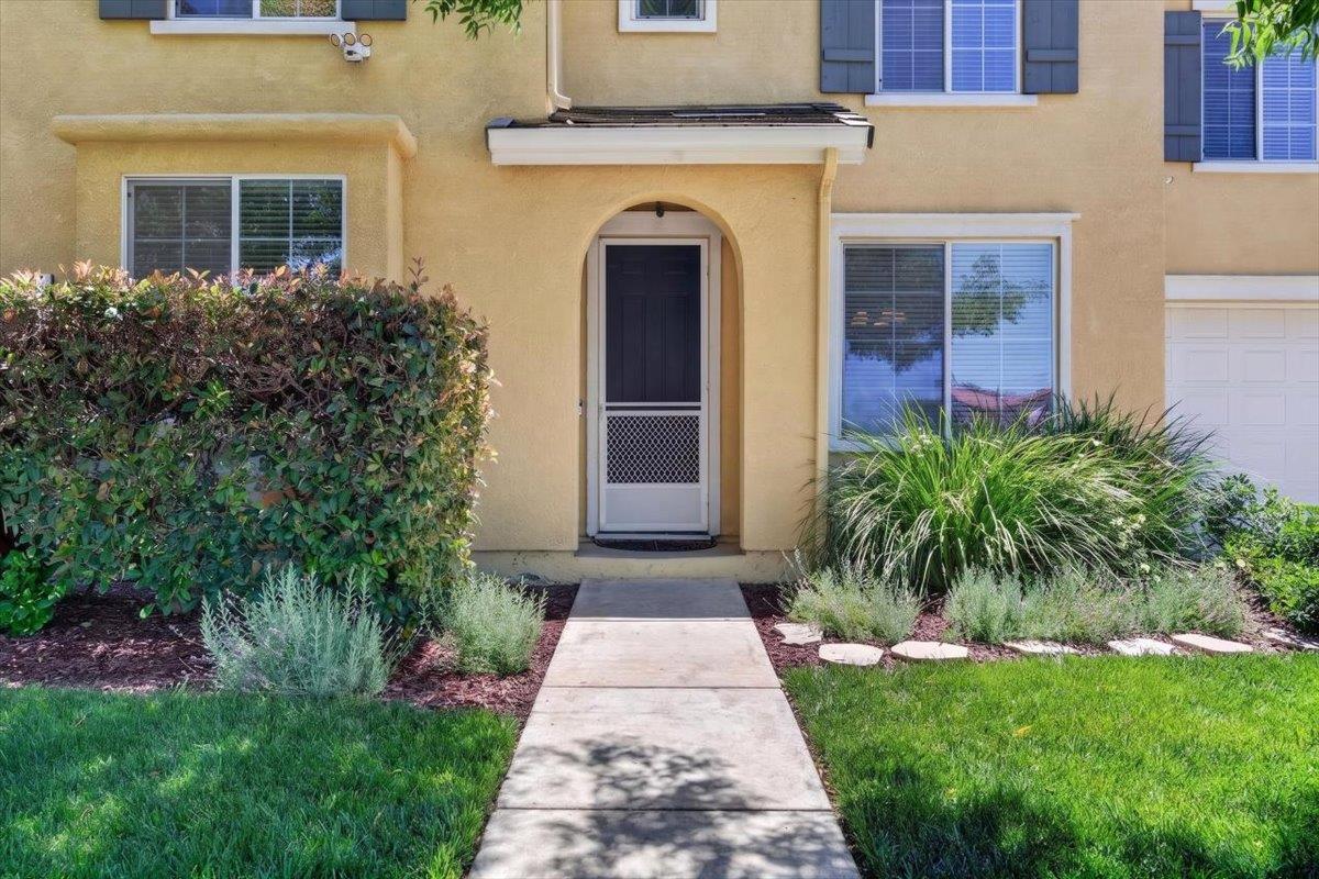 1438 Toggenberg St, Patterson, CA 95363