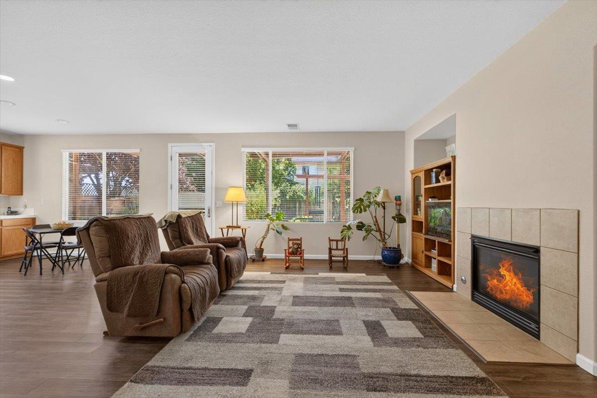 1438 Toggenberg St, Patterson, CA 95363