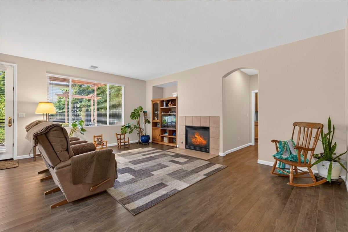 1438 Toggenberg St, Patterson, CA 95363