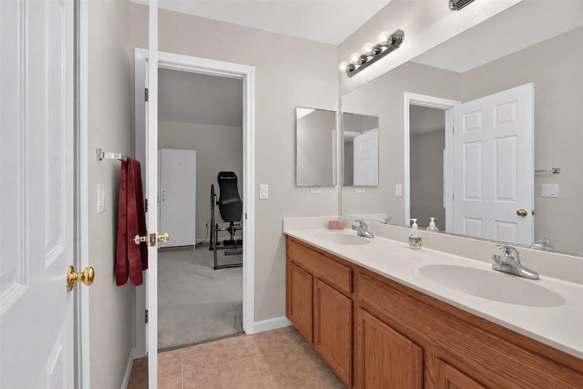 1438 Toggenberg St, Patterson, CA 95363