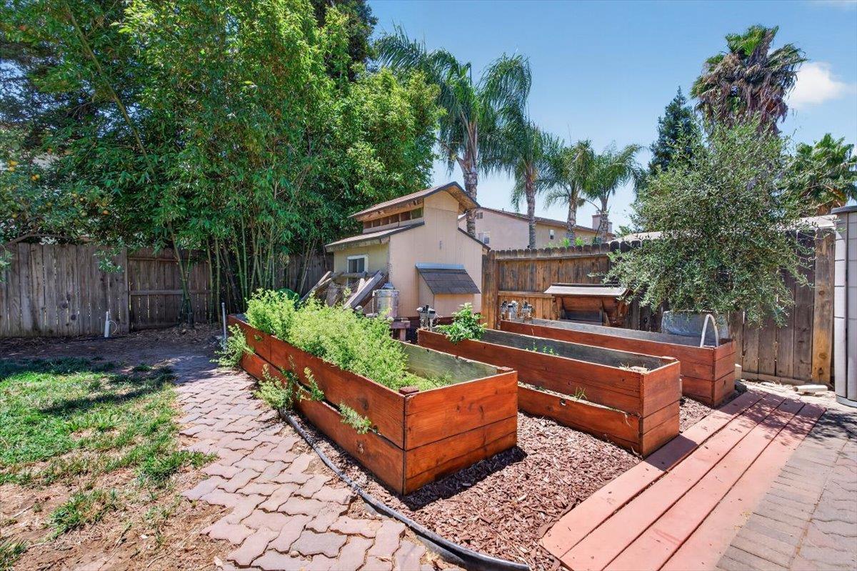 1438 Toggenberg St, Patterson, CA 95363