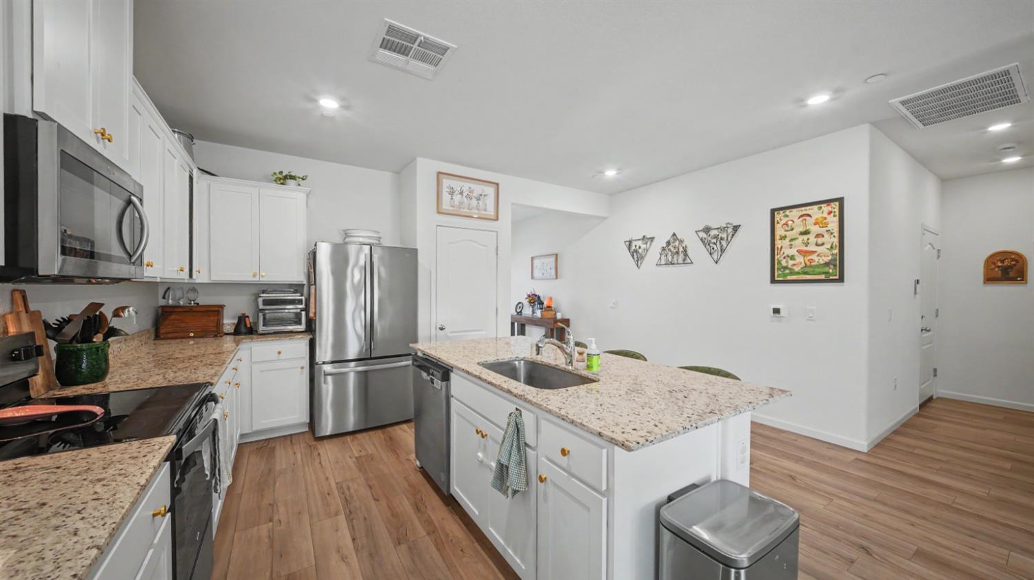 6518 Arena Way, Riverbank, CA 95367
