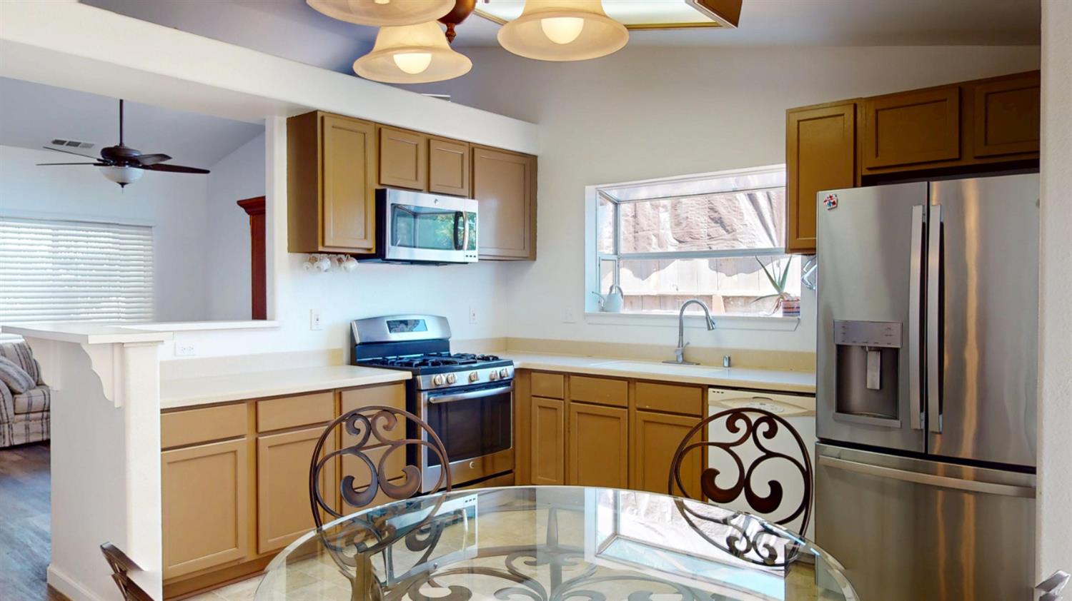 2595 Bordona Dr, Riverbank, CA 95367