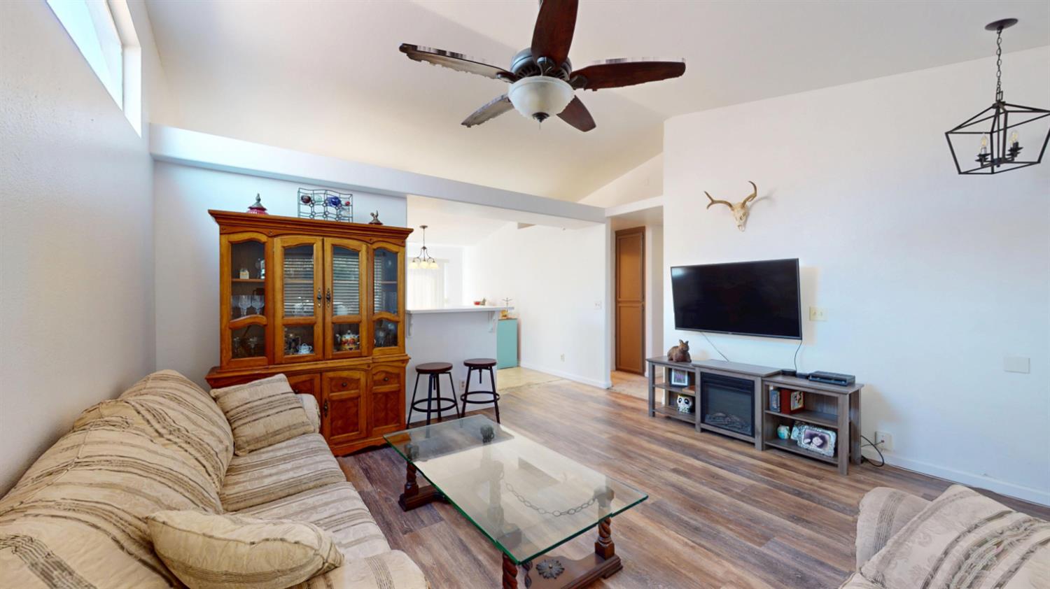 2595 Bordona Dr, Riverbank, CA 95367