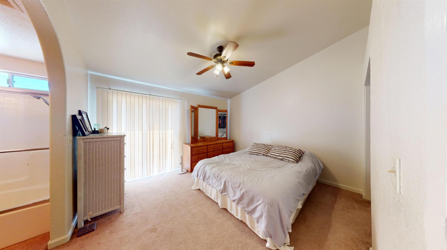 2595 Bordona Dr, Riverbank, CA 95367