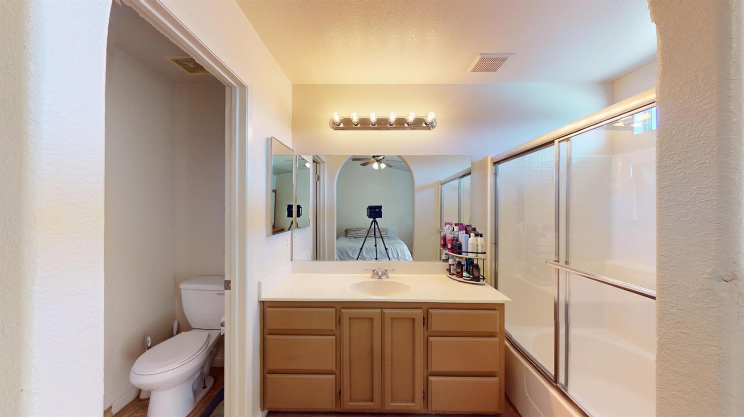 2595 Bordona Dr, Riverbank, CA 95367