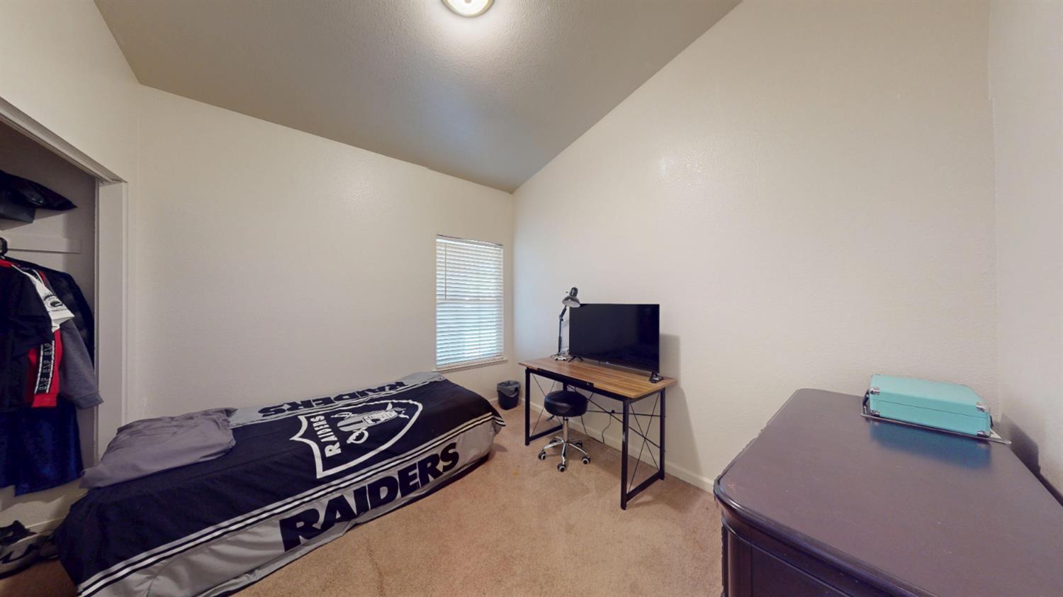 2595 Bordona Dr, Riverbank, CA 95367
