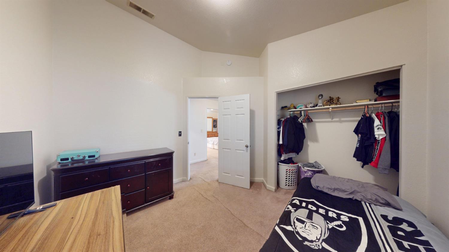 2595 Bordona Dr, Riverbank, CA 95367