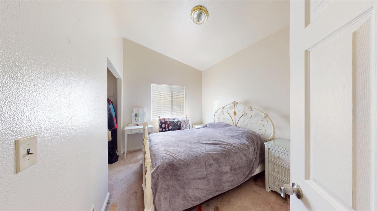 2595 Bordona Dr, Riverbank, CA 95367