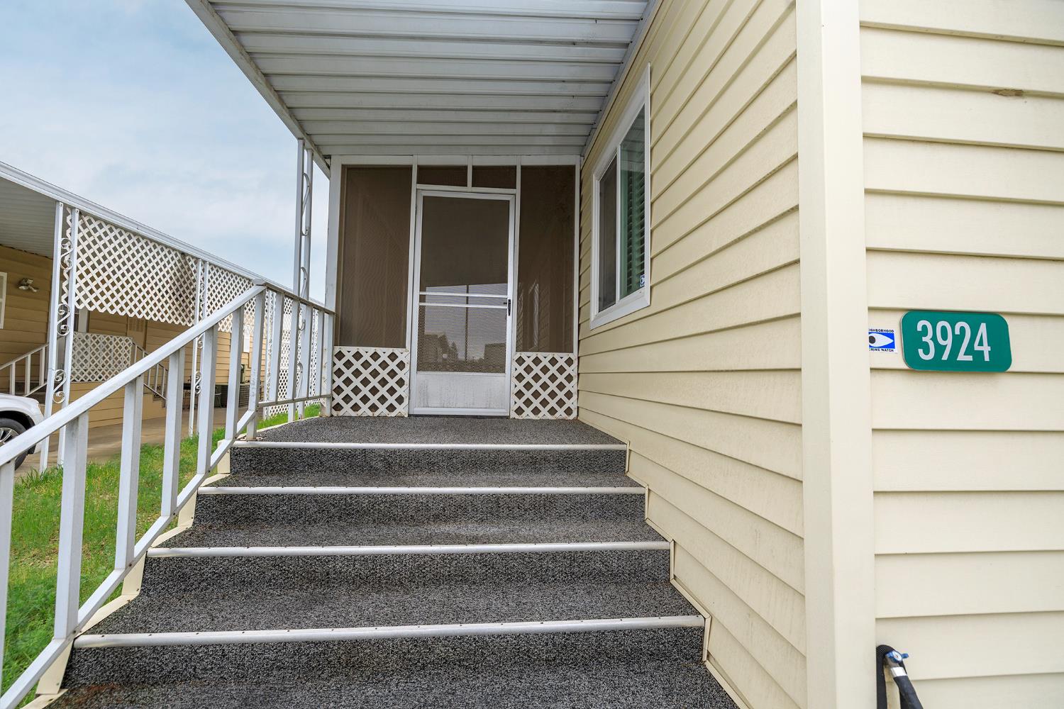 3924 Lahaina, Modesto, CA 95355