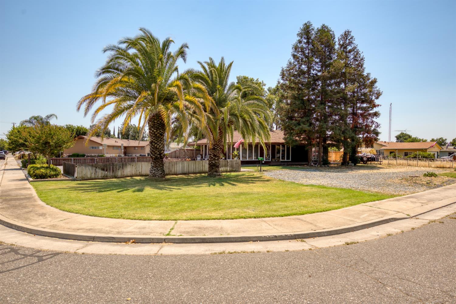 1415 Oklahoma Ave, Escalon, CA 95320