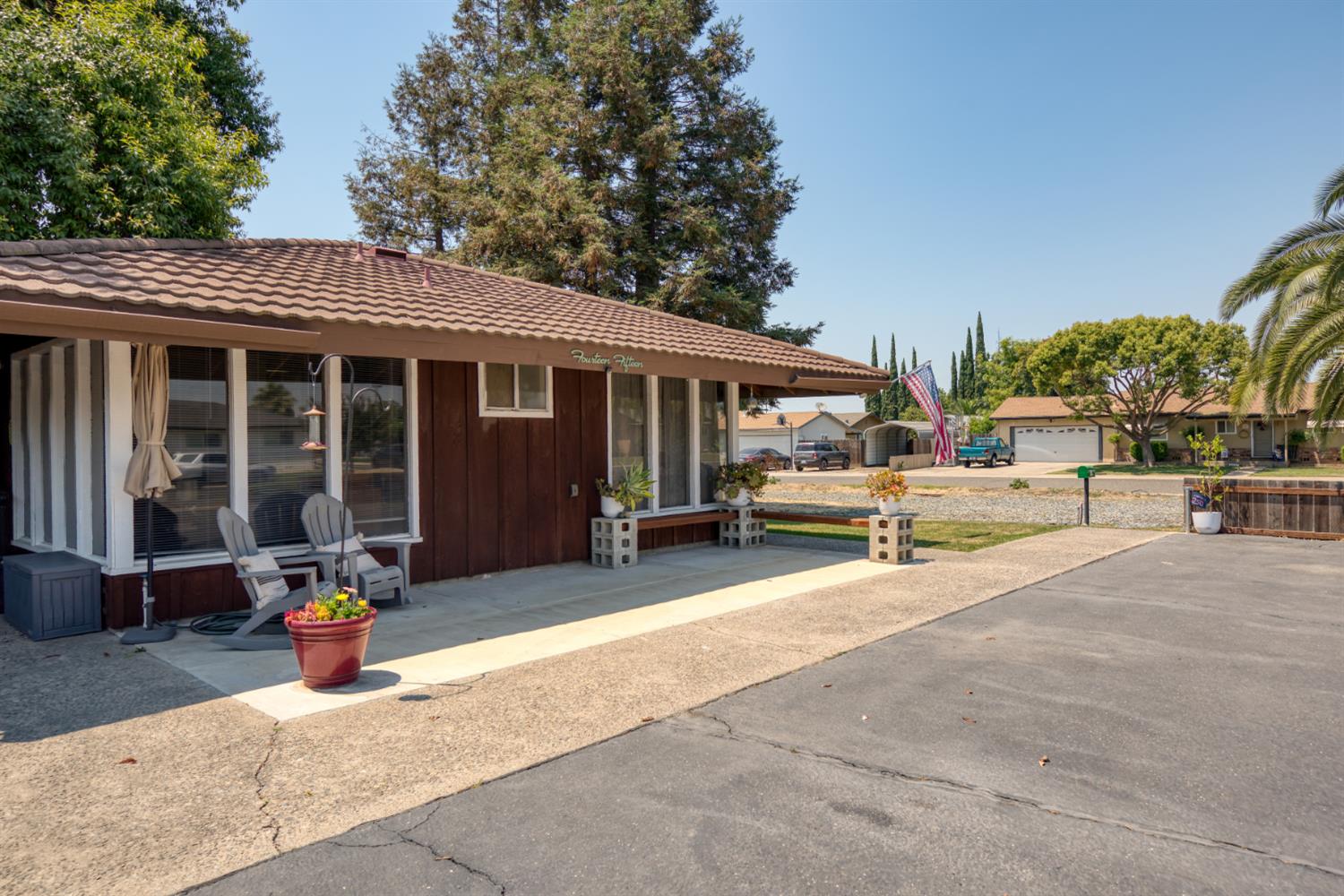1415 Oklahoma Ave, Escalon, CA 95320