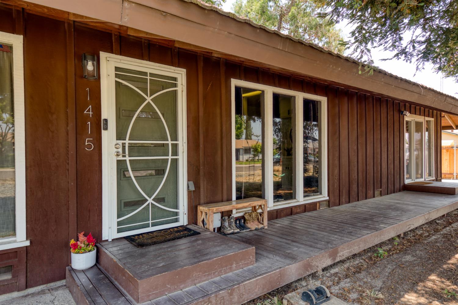 1415 Oklahoma Ave, Escalon, CA 95320