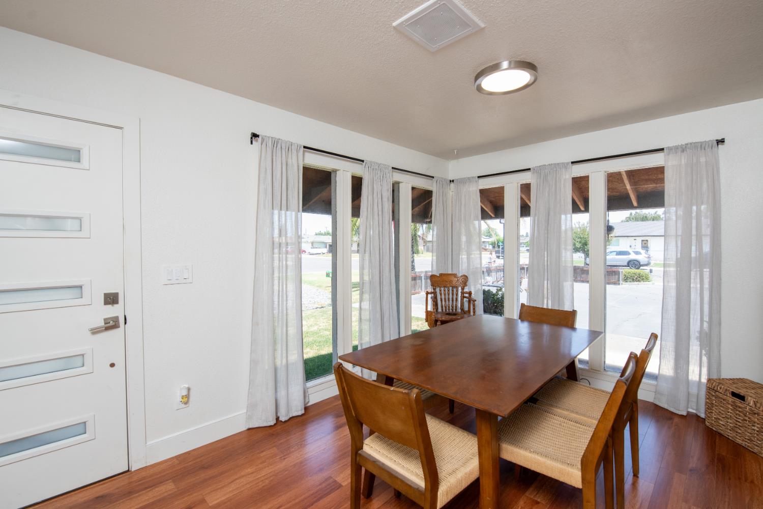 1415 Oklahoma Ave, Escalon, CA 95320