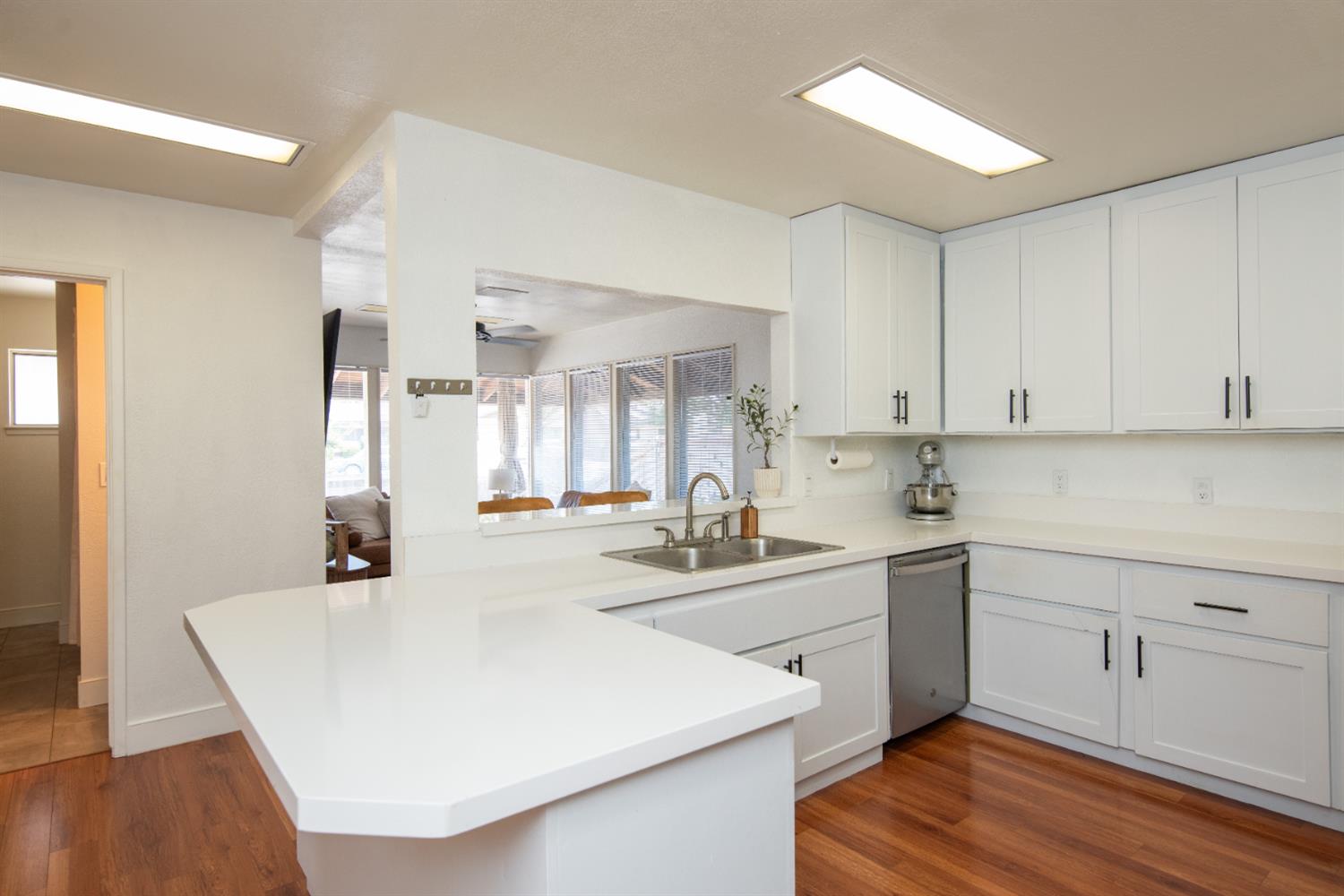 1415 Oklahoma Ave, Escalon, CA 95320