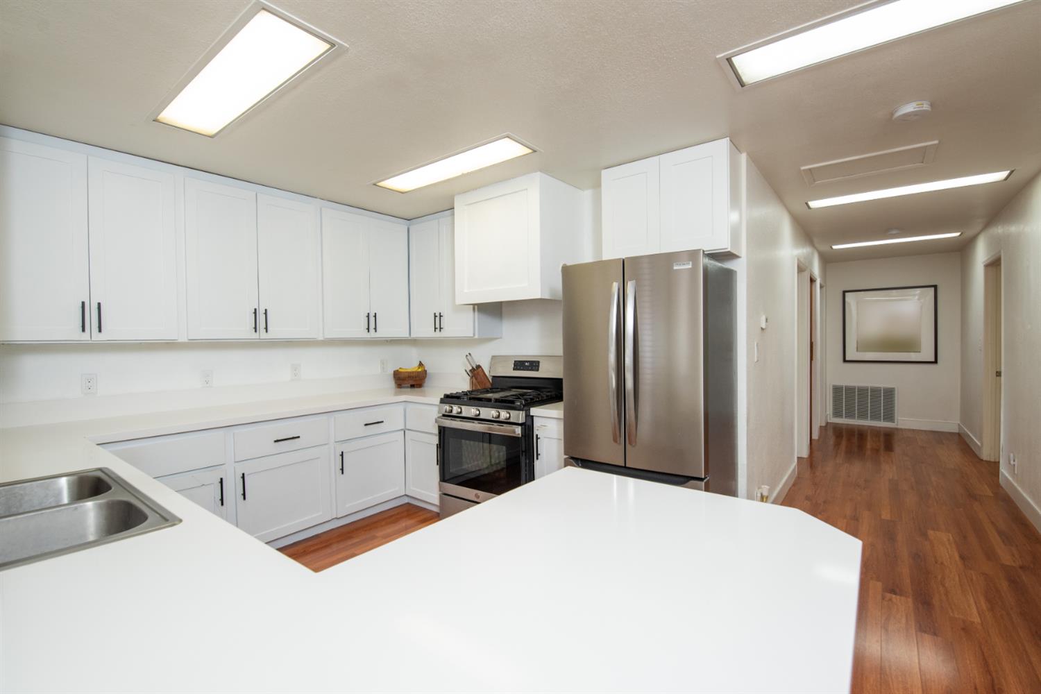 1415 Oklahoma Ave, Escalon, CA 95320