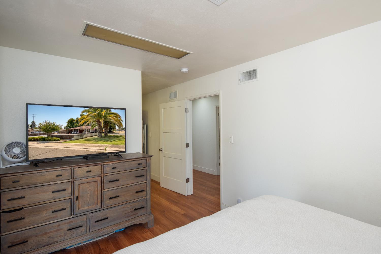 1415 Oklahoma Ave, Escalon, CA 95320