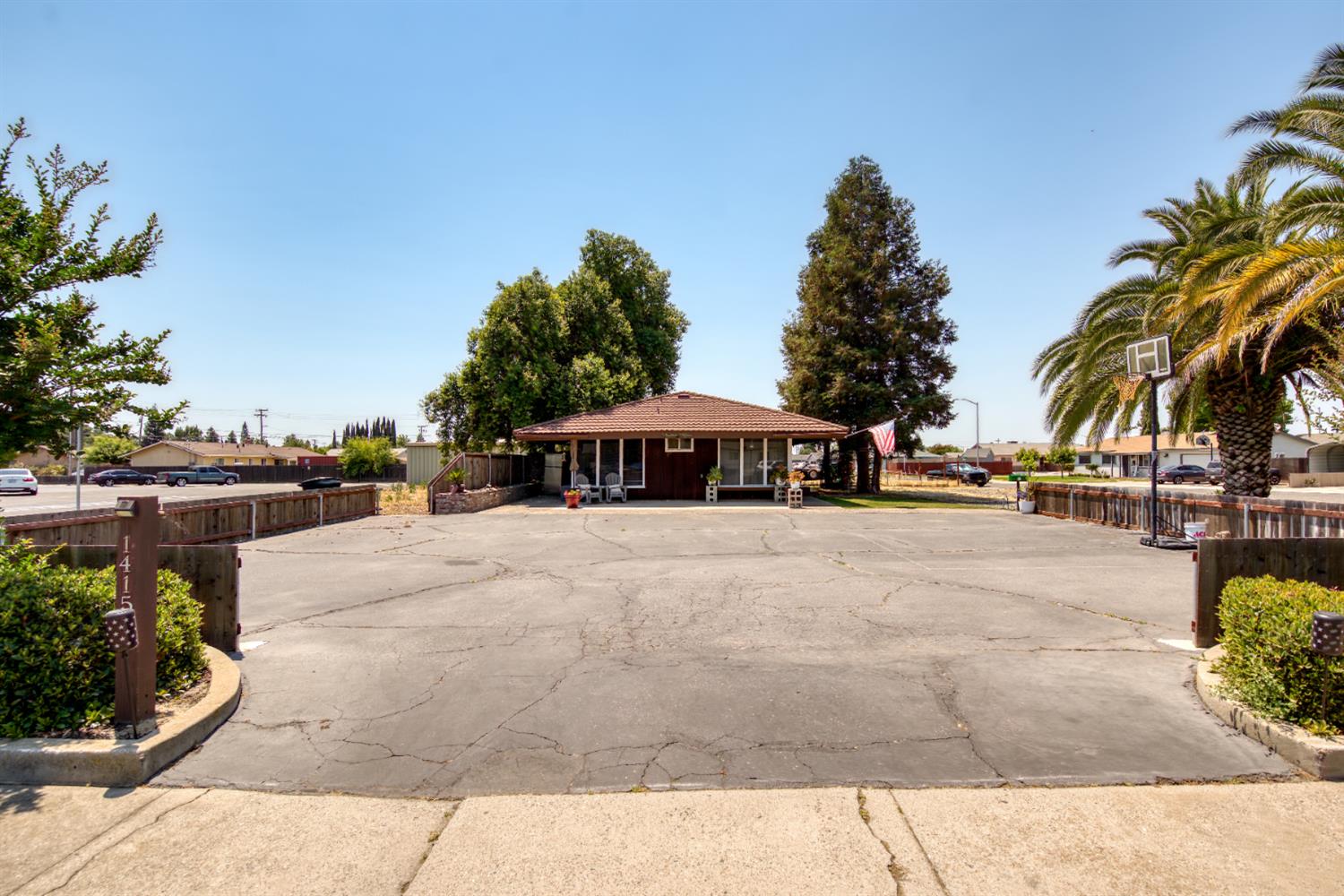 1415 Oklahoma Ave, Escalon, CA 95320
